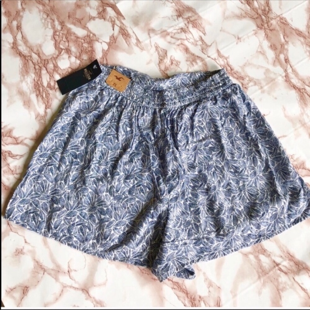 NWT Hollister Soft Shorts XS - Picture 2 of 2